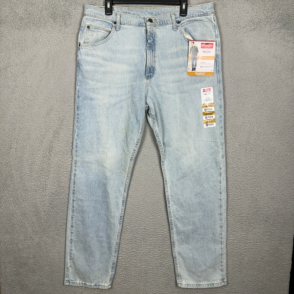NEW Wrangler Flex Jeans Mens 38X32 Relaxed Fit Blue Light Wash 5-Pocket Denim